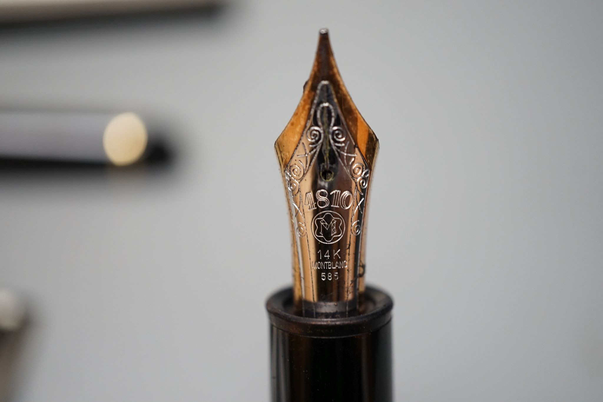 A Montblanc Meisterstuck fountain pen, boxed